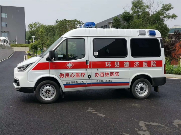 江鈴特順短軸救護(hù)車(chē)